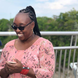 Meet your Posher, Eva